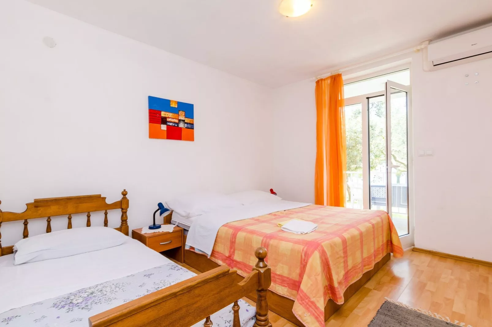 Apartments Glavor - One Bedroom Apartment with Terrace and Sea View (A1)-Slaapkamer