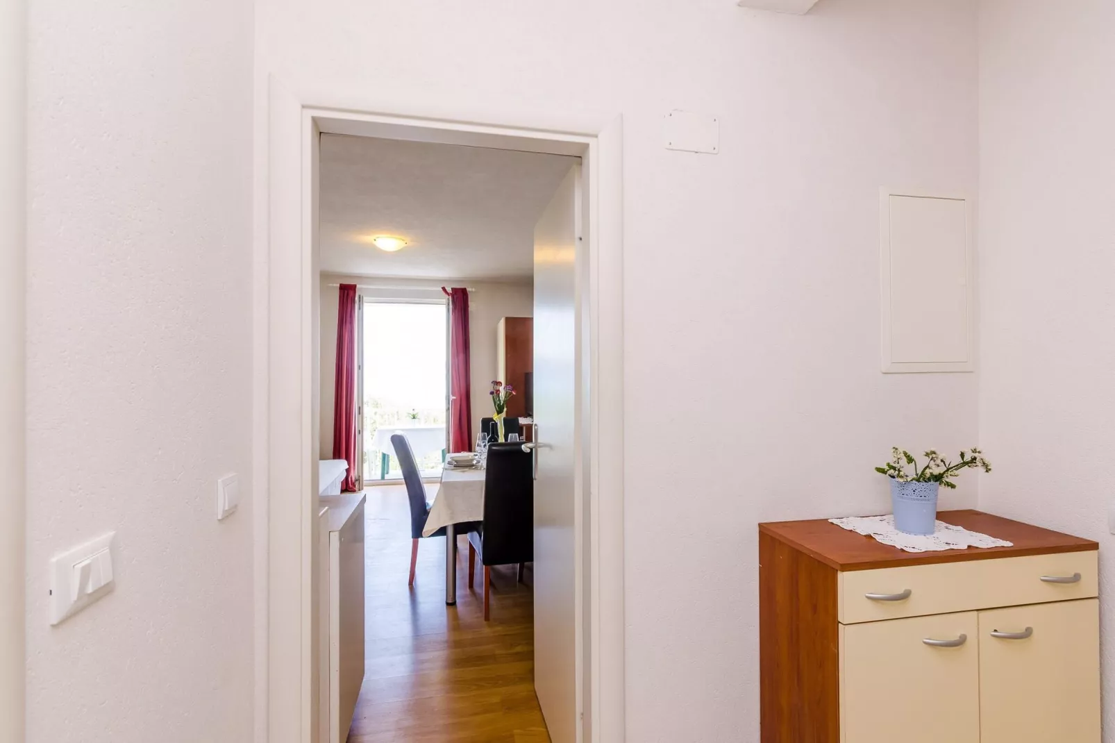 Apartments Glavor - One Bedroom Apartment with Balconies and Sea View (A5)-Eetkamer