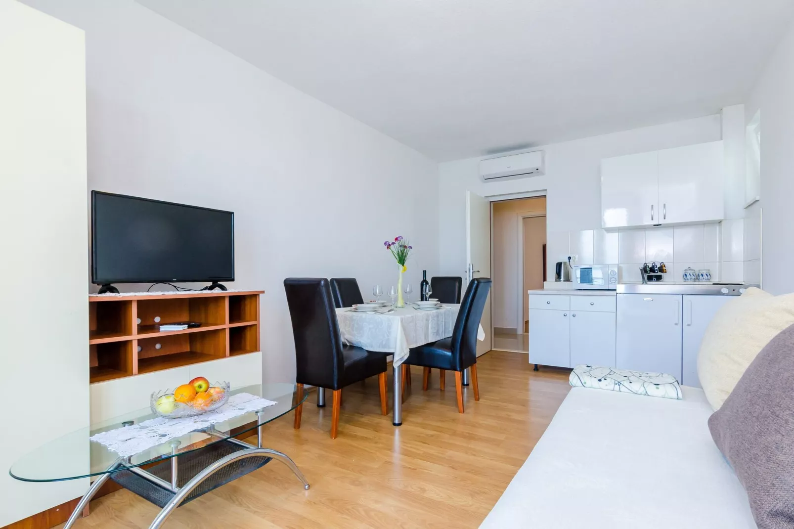 Apartments Glavor - One Bedroom Apartment with Balconies and Sea View (A5)-Keuken