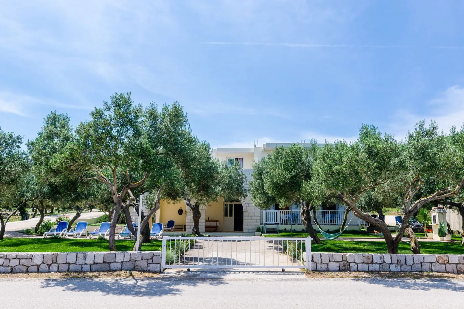Apartments Glavor - One Bedroom Apartment with Balconies and Sea View (A5)-Buitenlucht