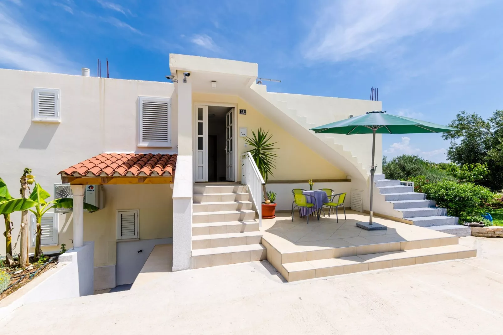 Apartments Glavor - One Bedroom Apartment with Balconies and Sea View (A5)-Buitenlucht