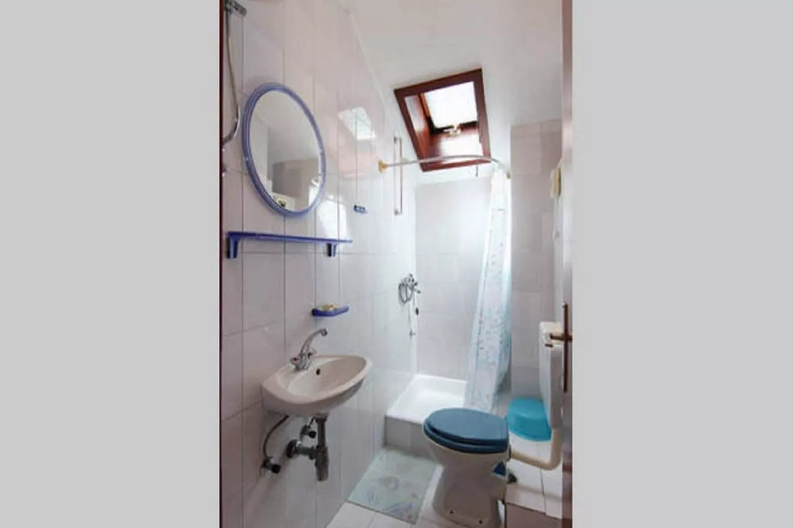 Apartments Nadia - Studio Apartment with Balcony (A3)-Badkamer