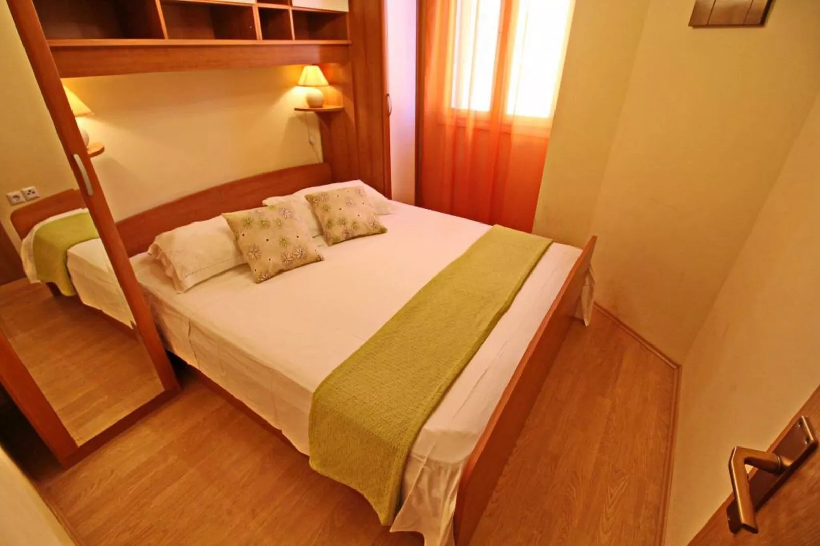 Apartments Sea Line - Two Bedroom Apartment with Terrace and Sea View