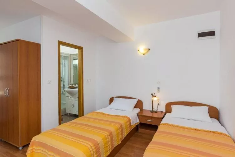 Apartments Milanović - Superior Studio Apartment with Terrace and Garden View