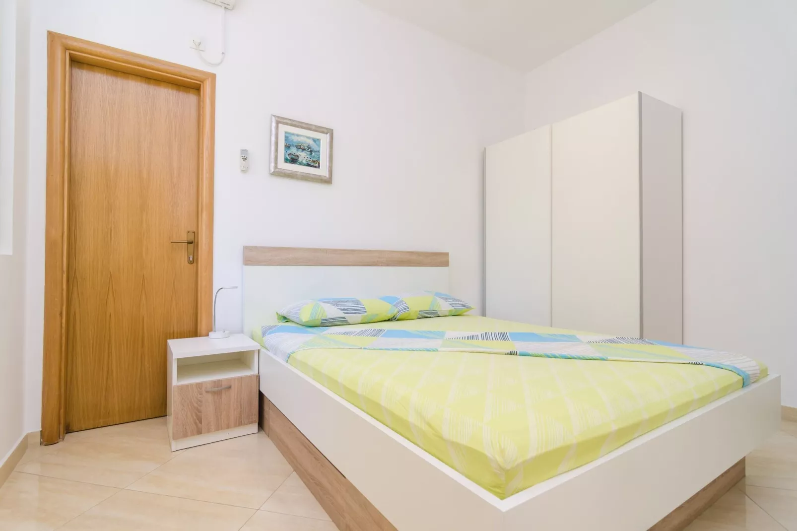Apartments & Rooms Barišić - Standard Studio Apartment with Balcony and Garden View (G1-6)-Slaapkamer