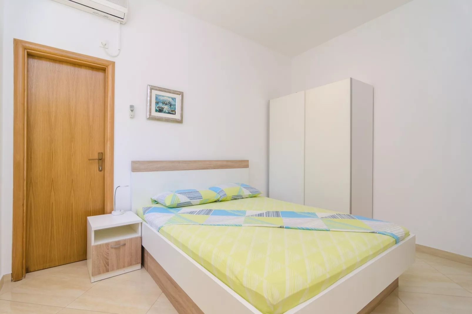 Apartments & Rooms Barišić - Standard Studio Apartment with Balcony and Garden View (G1-6)-Binnen