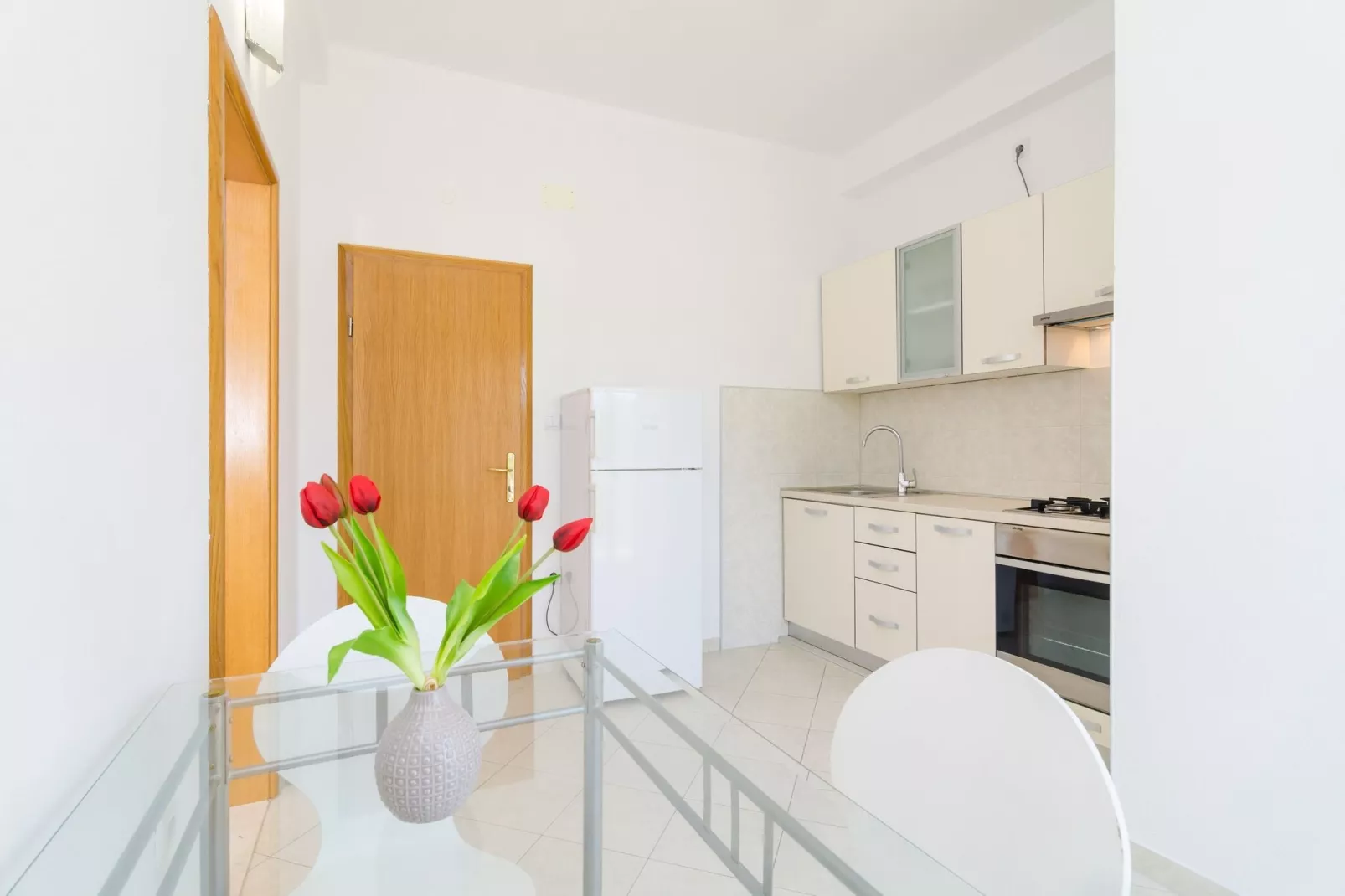 Apartments & Rooms Barišić - Studio Apartment with Balcony and Garden View (First Floor)-APT 9-Keuken