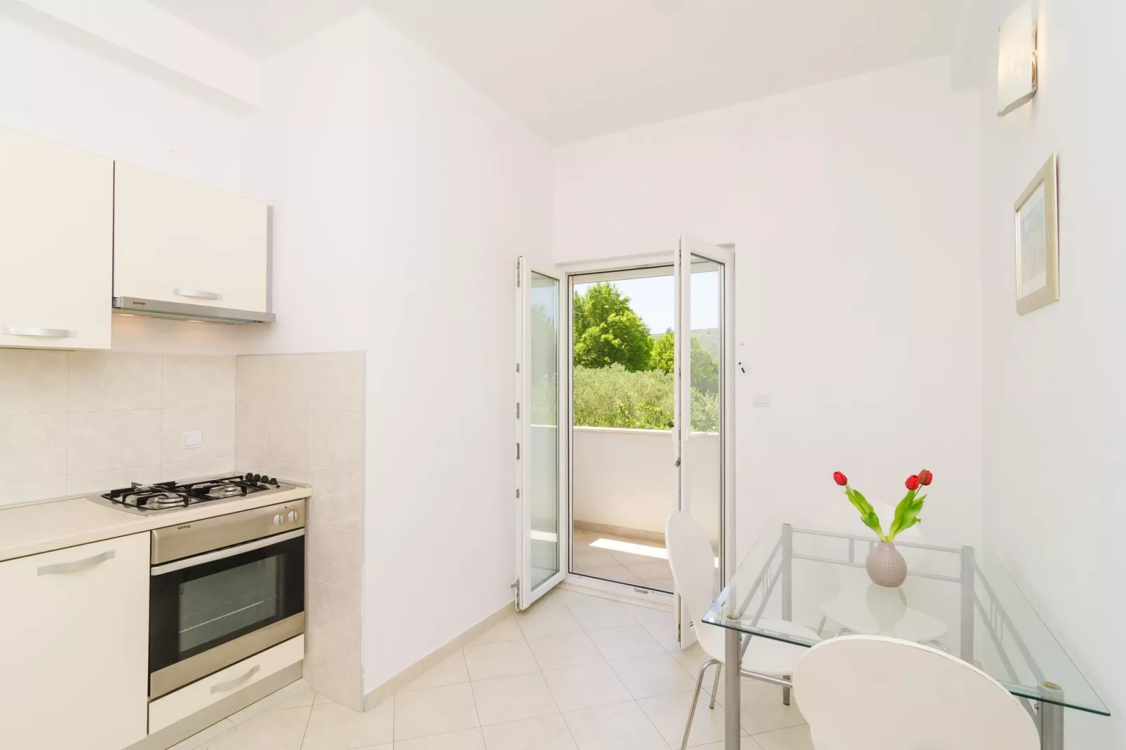 Apartments & Rooms Barišić - Studio Apartment with Balcony and Garden View (First Floor)-APT 9-Keuken