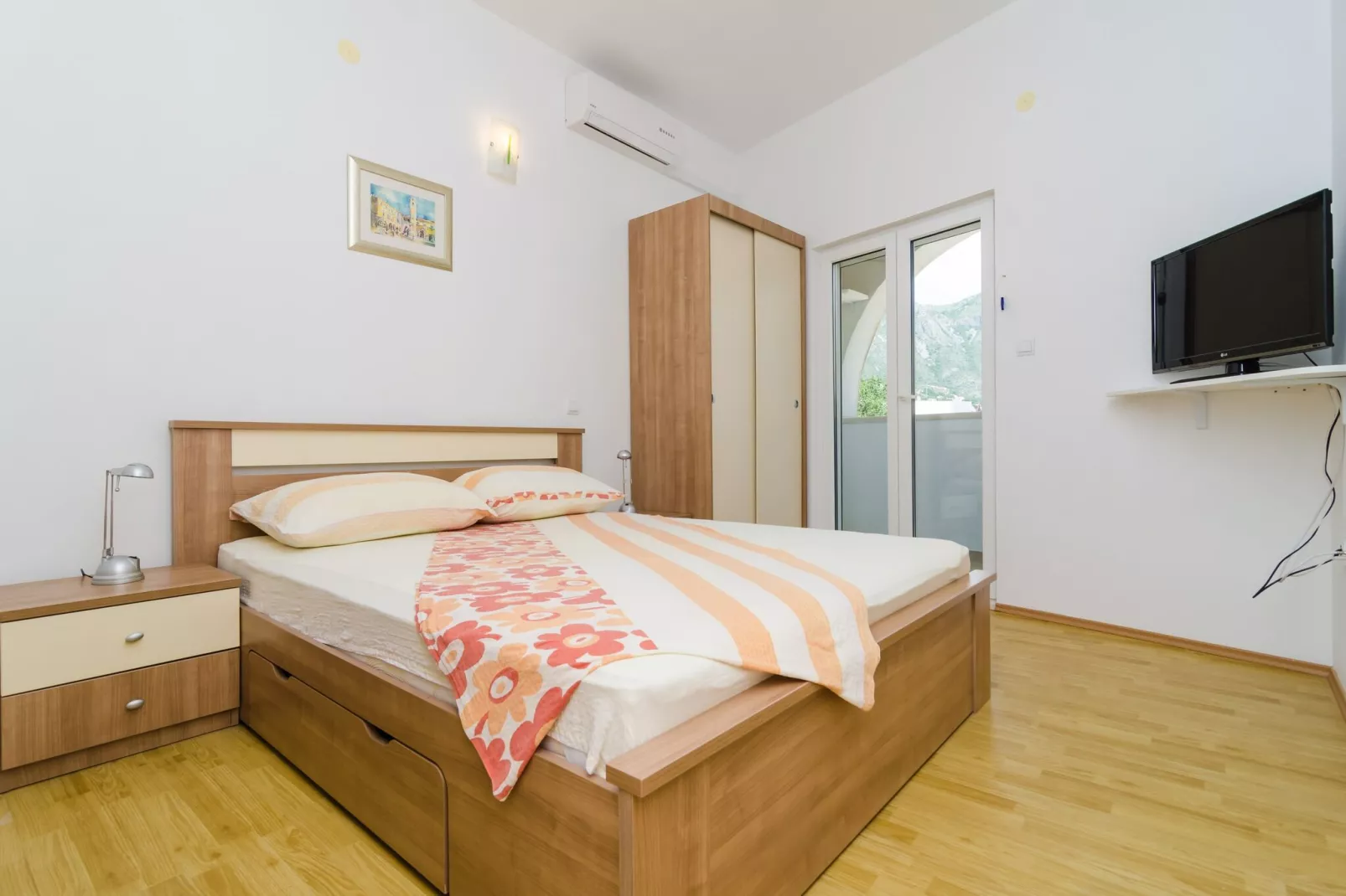Apartments & Rooms Barišić - Studio Apartment with Balcony and City View (First Floor)-APT 10-Binnen