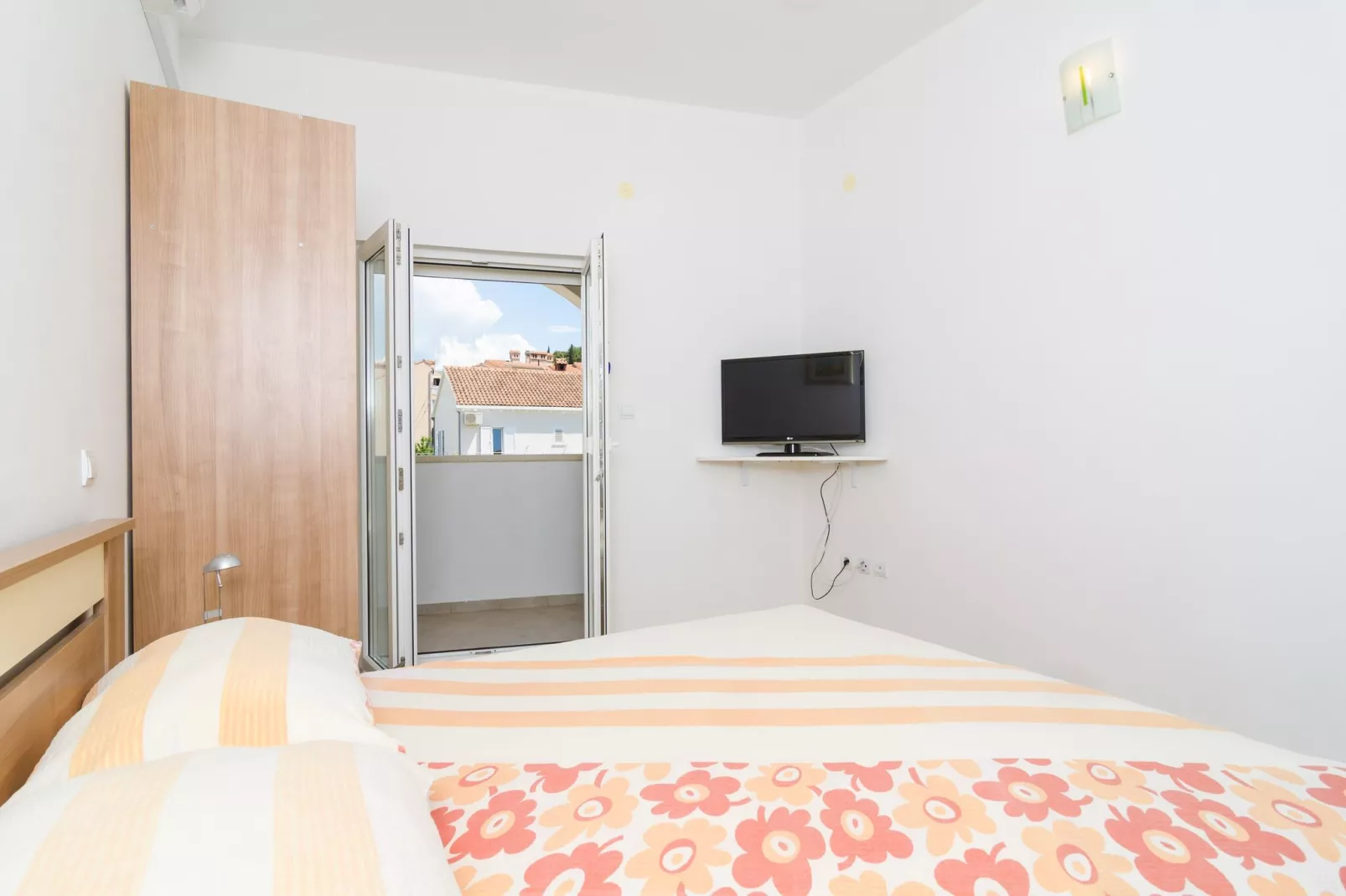 Apartments & Rooms Barišić - Studio Apartment with Balcony and City View (First Floor)-APT 10-Binnen