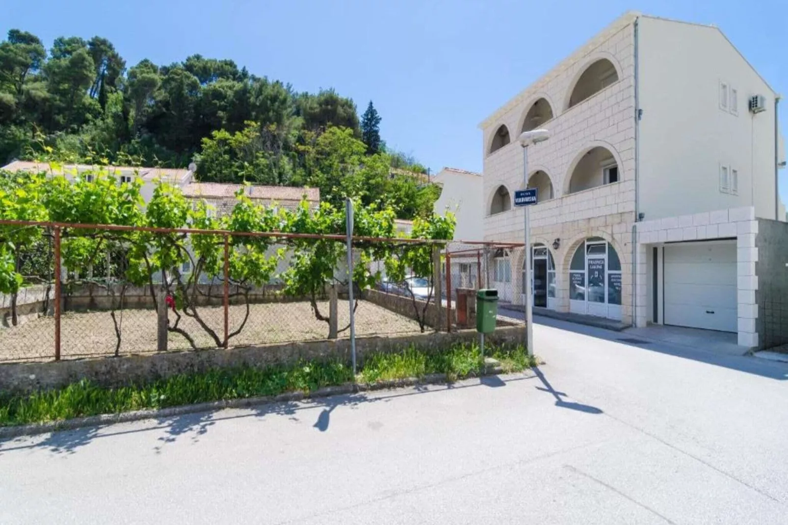 Apartments & Rooms Barišić - Studio Apartment with Balcony and City View (First Floor)-APT 10-Buitenlucht