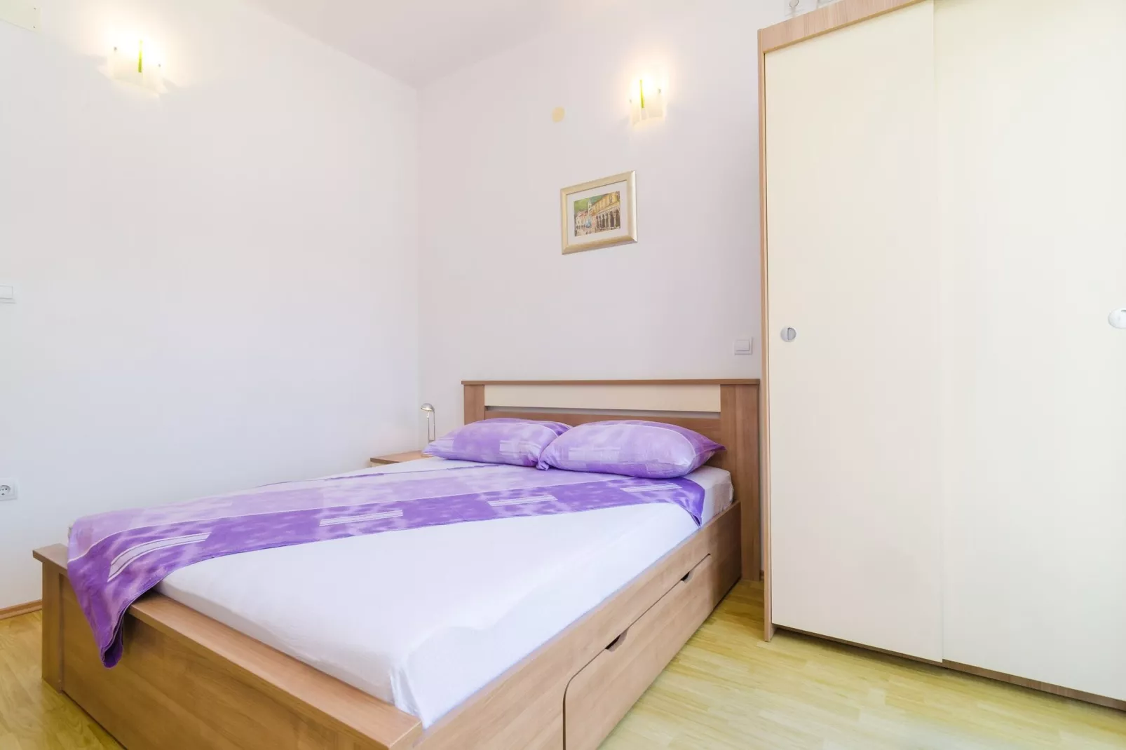 Apartments & Rooms Barišić - Standard Double Room with Balcony and Garden View (Second floor-Soba 12)-Binnen