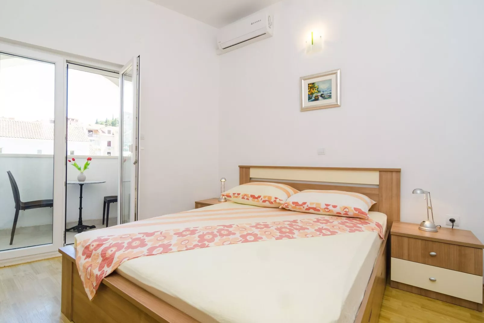 Apartments & Rooms Barišić - Double Room with Balcony and City View (Second Floor) (Soba 15)-Binnen