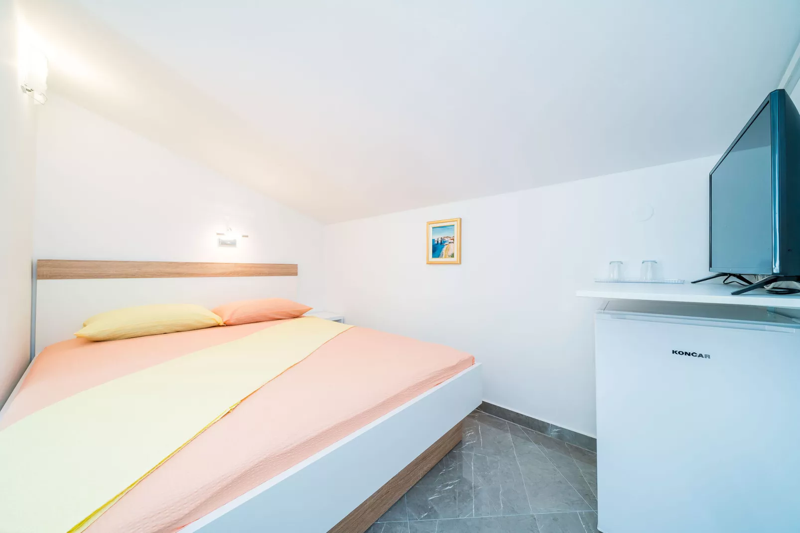 Apartments & Rooms Barišić -  Double Room with Patio and Garden View(Second floor-Soba 2)-Slaapkamer