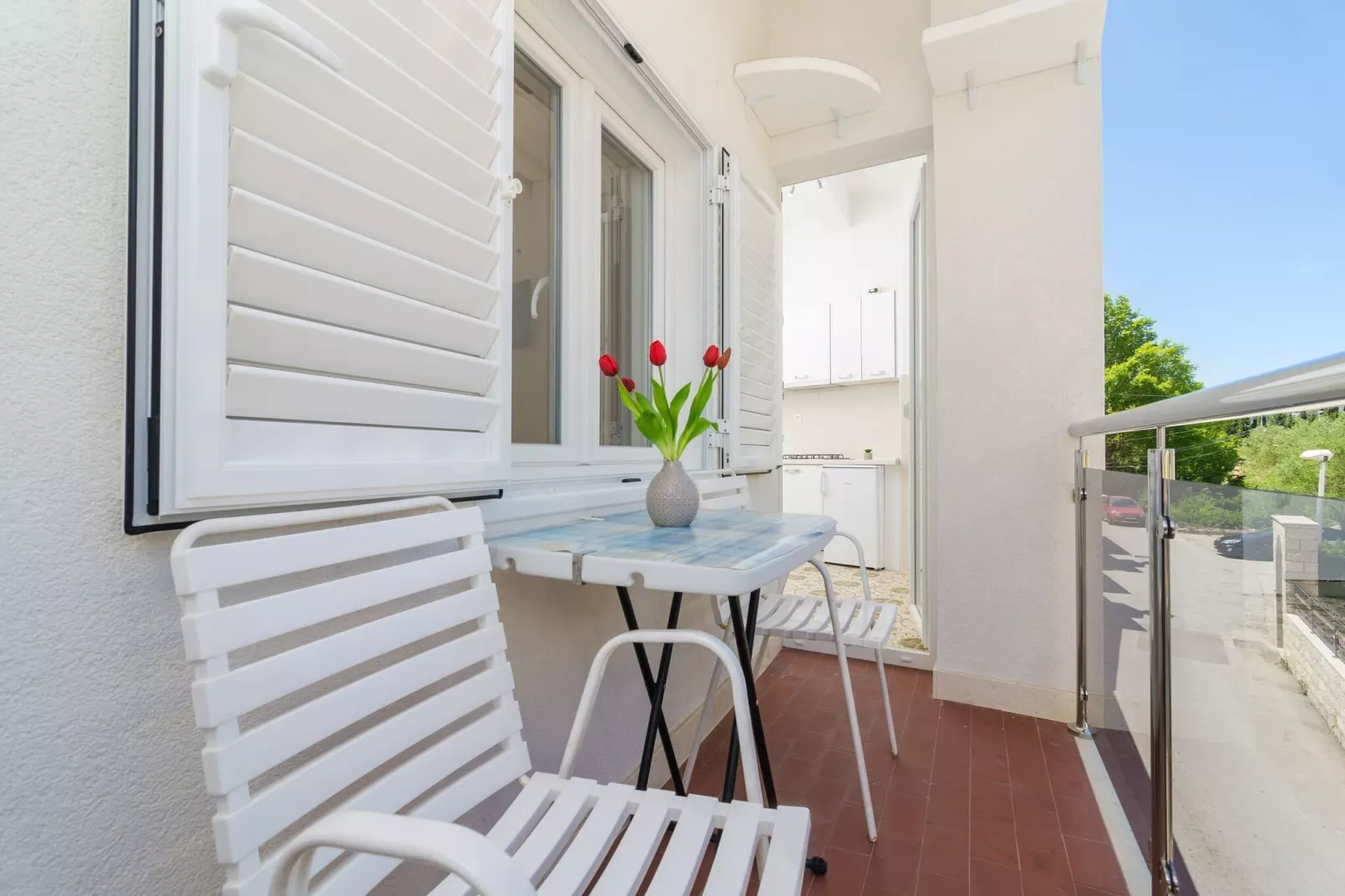 Apartments & Rooms Barišić-Comfort One Bedroom Apartment with Balcony and Garden View (Apt Preko-5)-Terrasbalkon