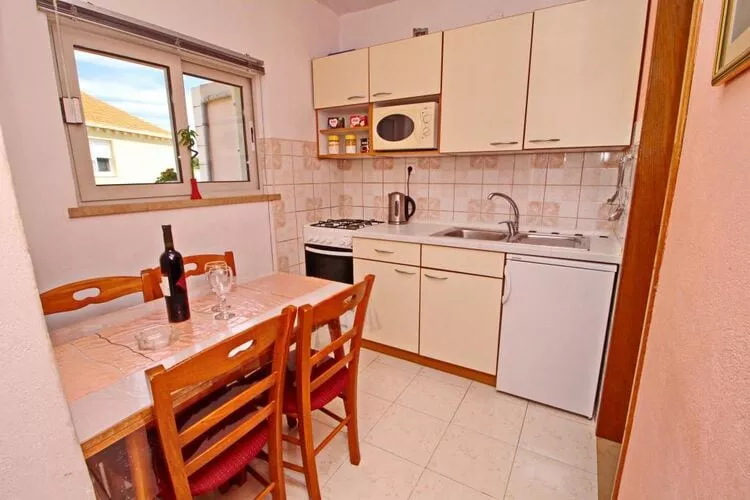 Apartments Radojković Lumbarda -One Bedroom Apartment with Terrace and Partial Sea View(A1)-Keuken