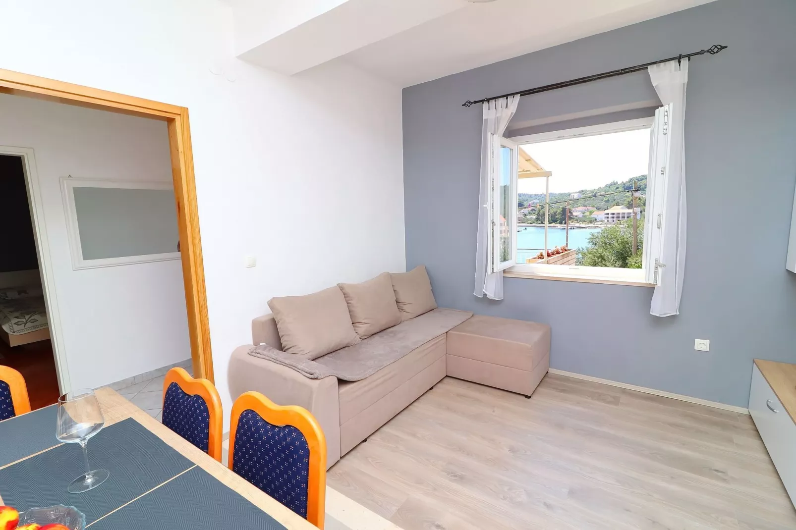 Apartments Radojković Lumbarda - Comfort Two Bedroom Apartment with Terrace and Sea View (A2)