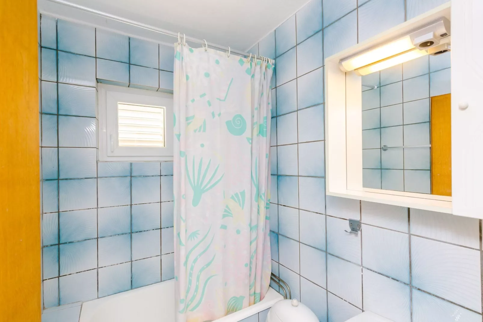 Villa Bind - Twin Room with Patio and Garden View (R1)-Badkamer