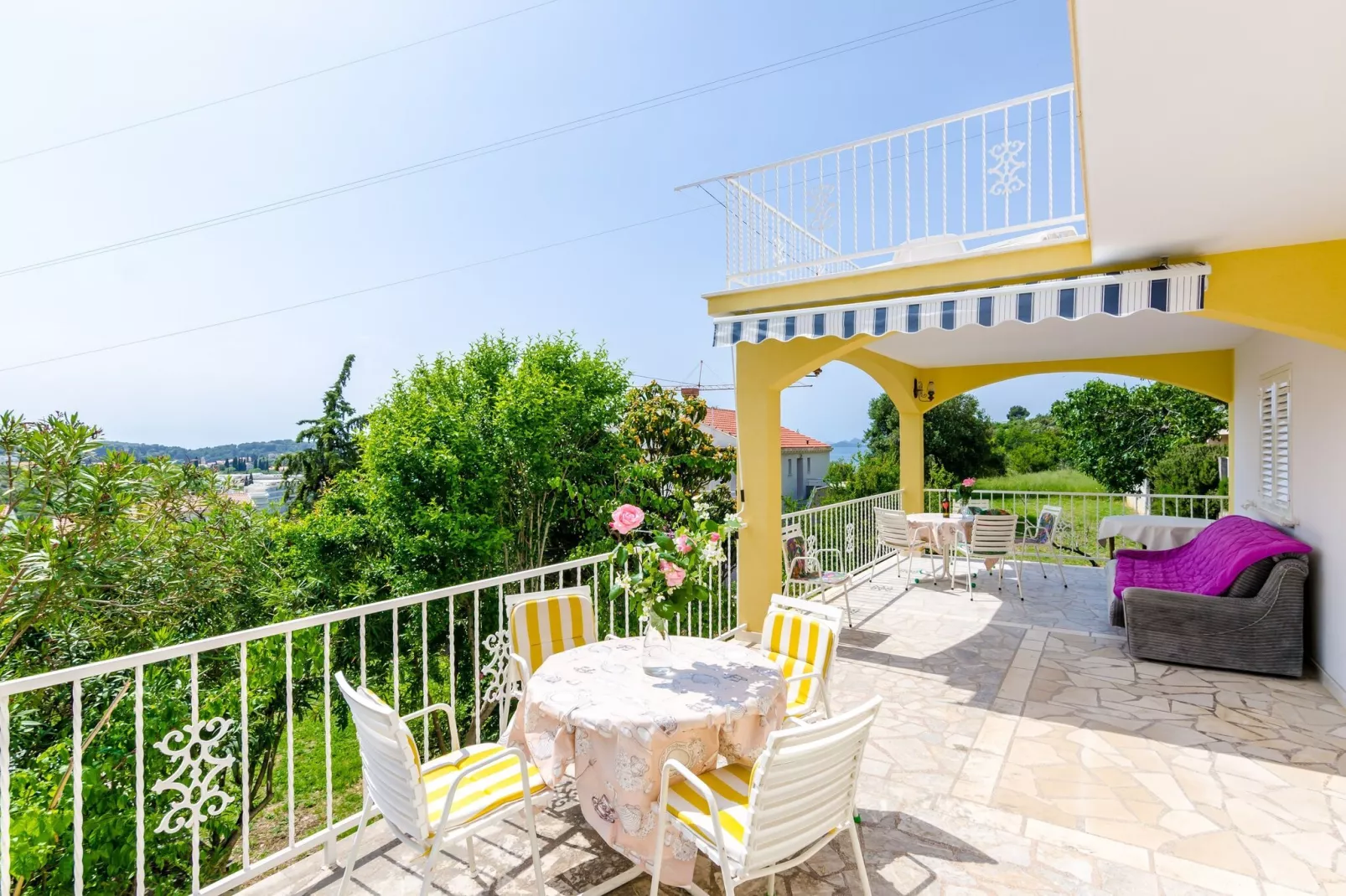 Villa Bind - Twin Room with Patio and Garden View (R1)-Terras