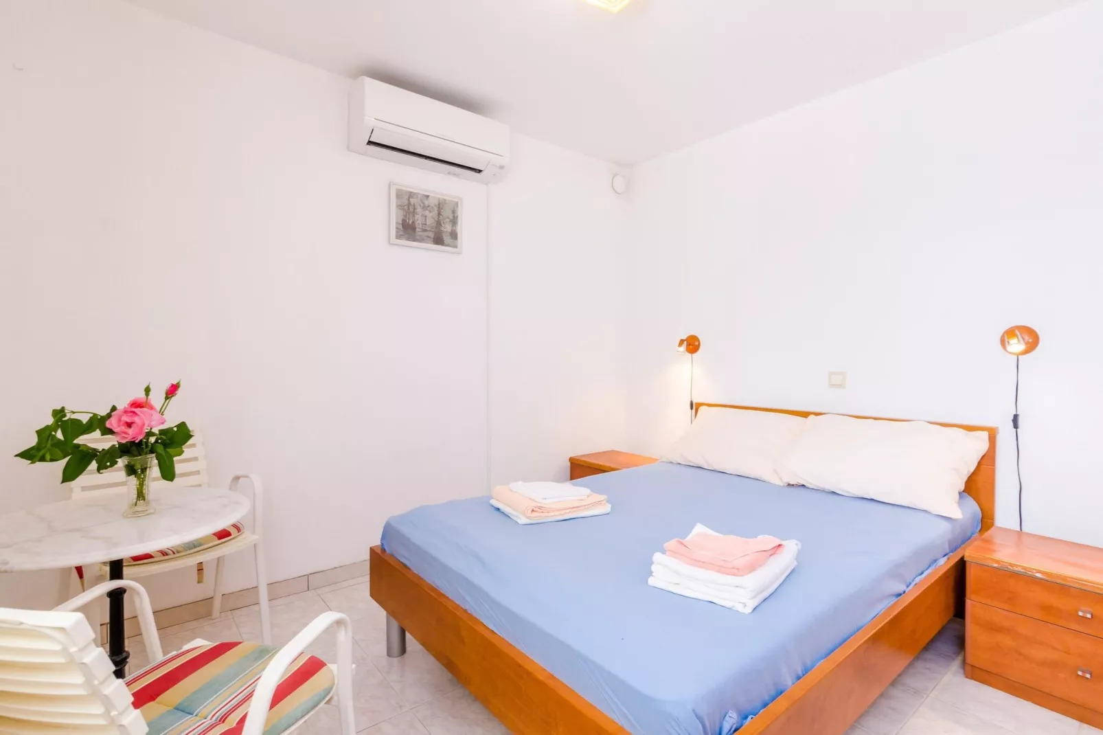 Villa Bind - Superior Double Room with Patio and Garden View (R2)-Slaapkamer