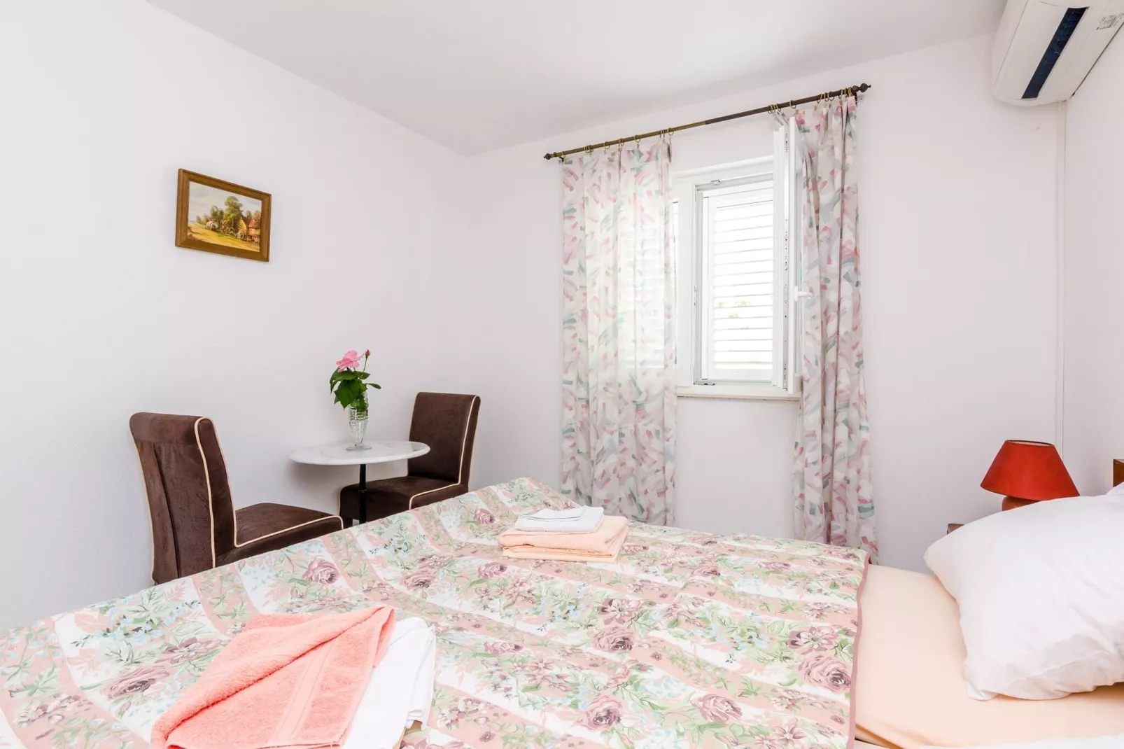 Villa Bind - Comfort Double Room with Patio and Garden View (R4)-Slaapkamer