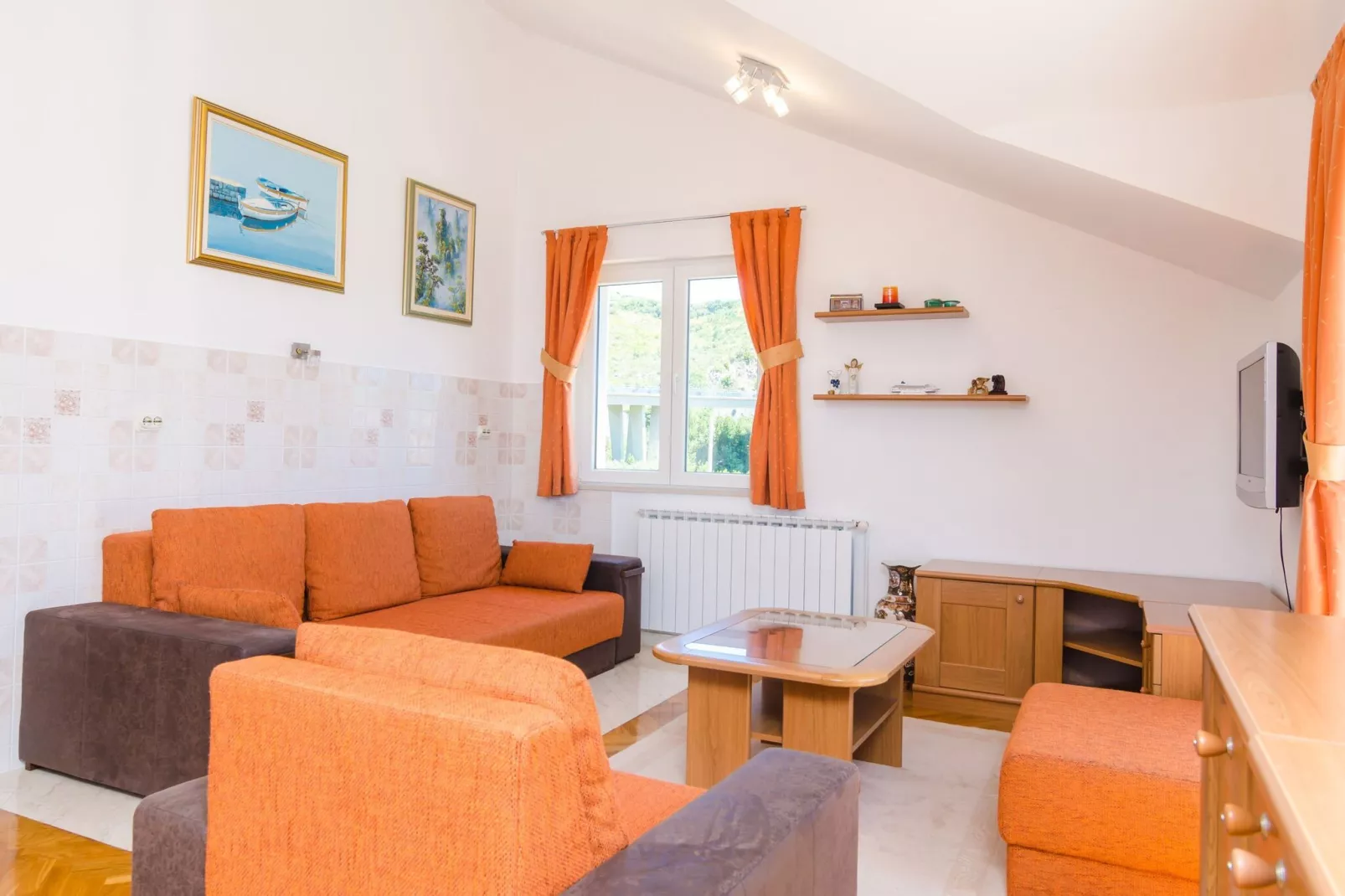 Apartment Feel Phili - Two Bedroom Apartment with Balcony and Sea View