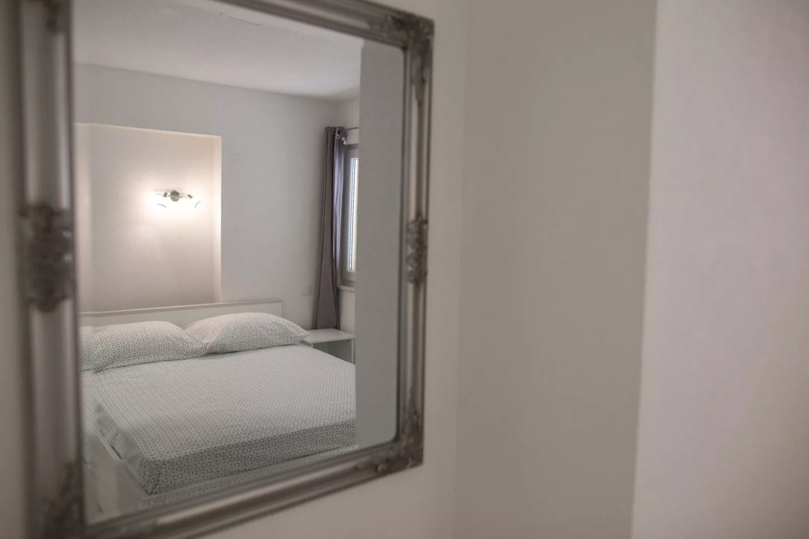 Serious Job Apartment - One Bedroom Apartment with Shared Terrace (veći)-Slaapkamer