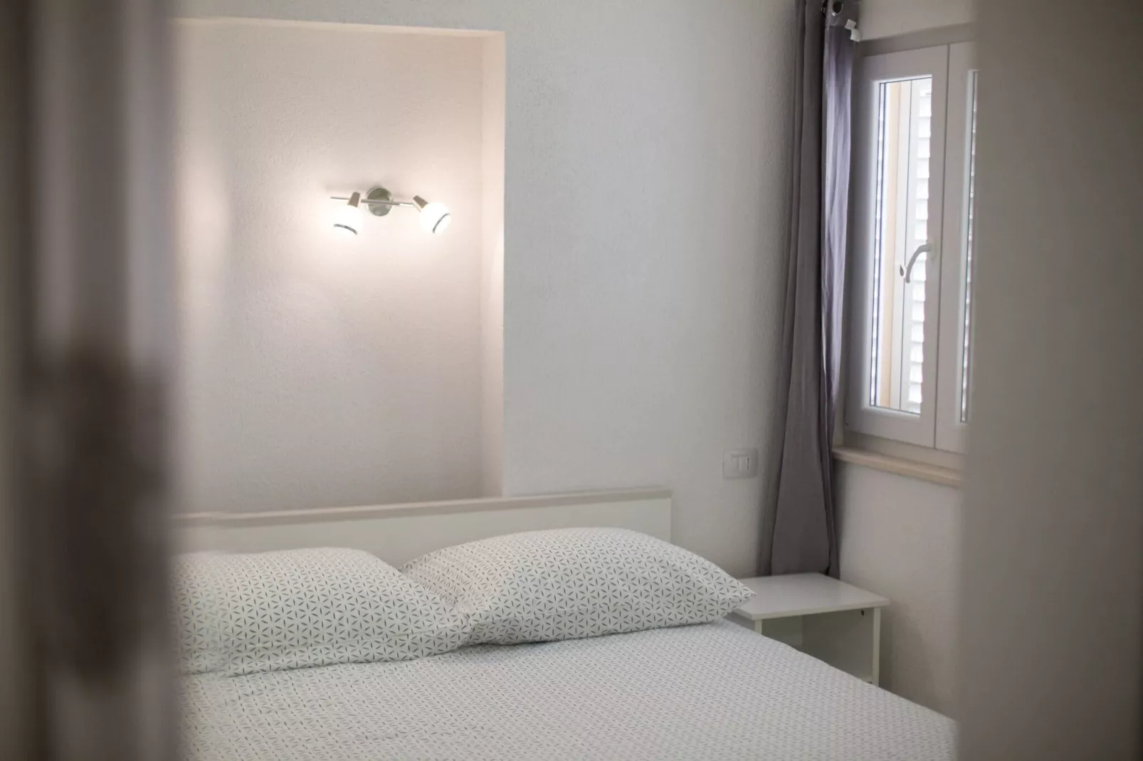 Serious Job Apartment - One Bedroom Apartment with Shared Terrace (veći)-Slaapkamer