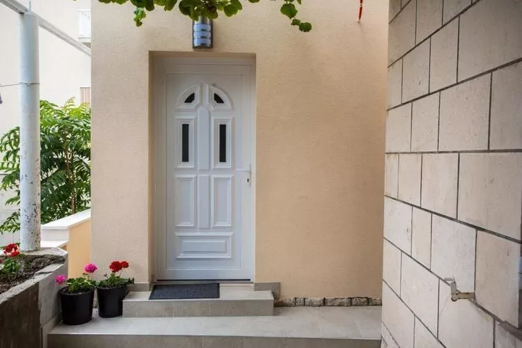 Serious Job Apartment - One Bedroom Apartment with Shared Terrace (veći)-Buitenlucht