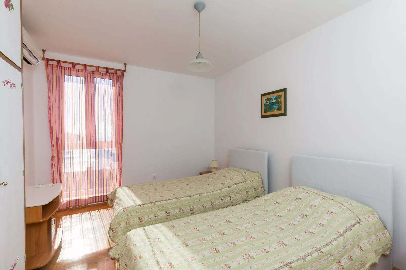 Apartment Ventula - Two Bedroom Apartment with Sea View-Slaapkamer