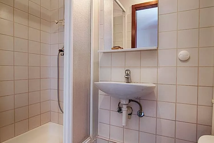 Apartments Malo Lago - One-Bedroom Apartment with Balcony and Sea View - 2nd floor (Apartment 6)-Badkamer