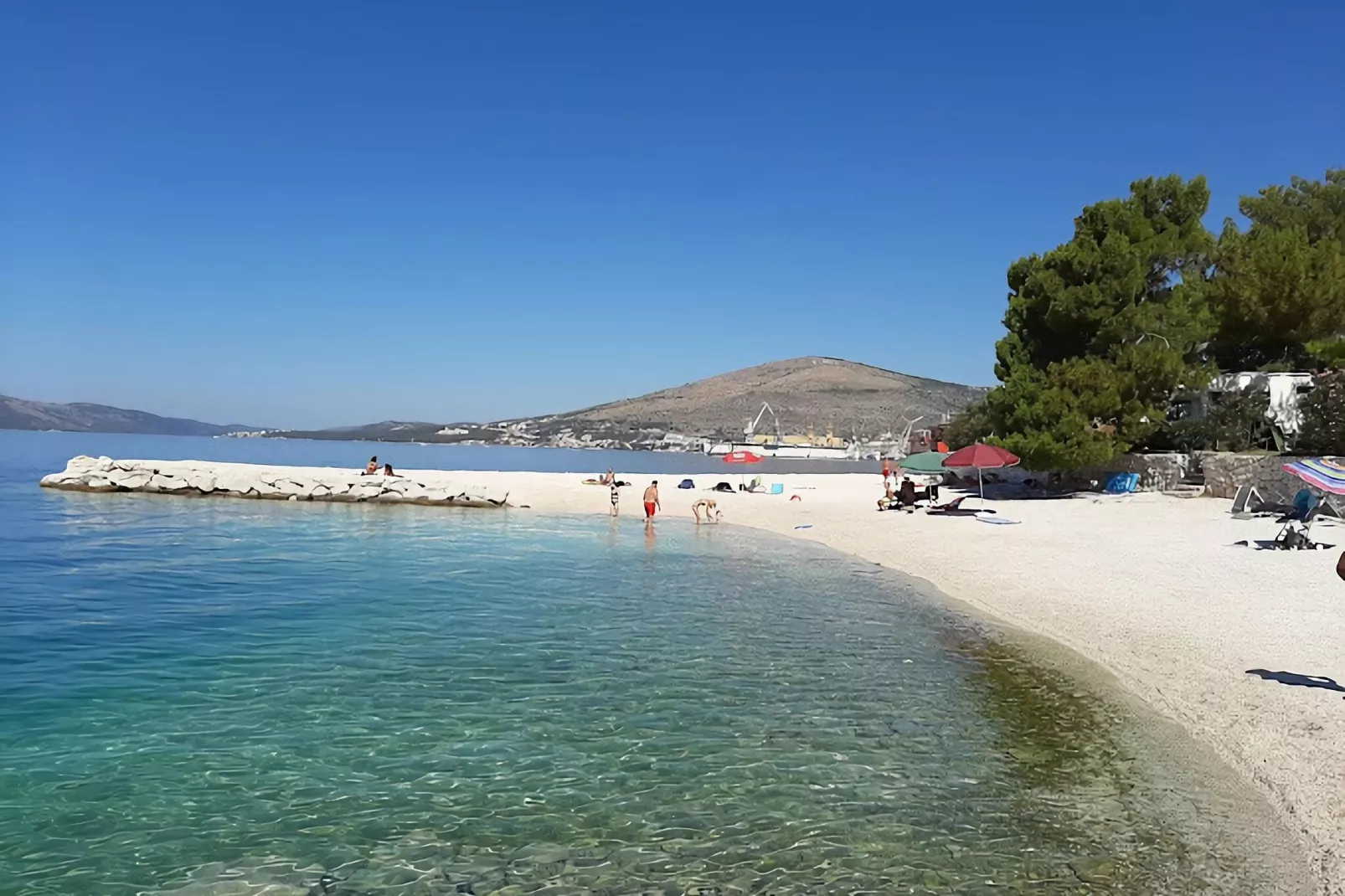 Apartments Villa Kameja - One Bedroom Apartment with Balcony and Sea View (Plavi)-Gebieden zomer 5km