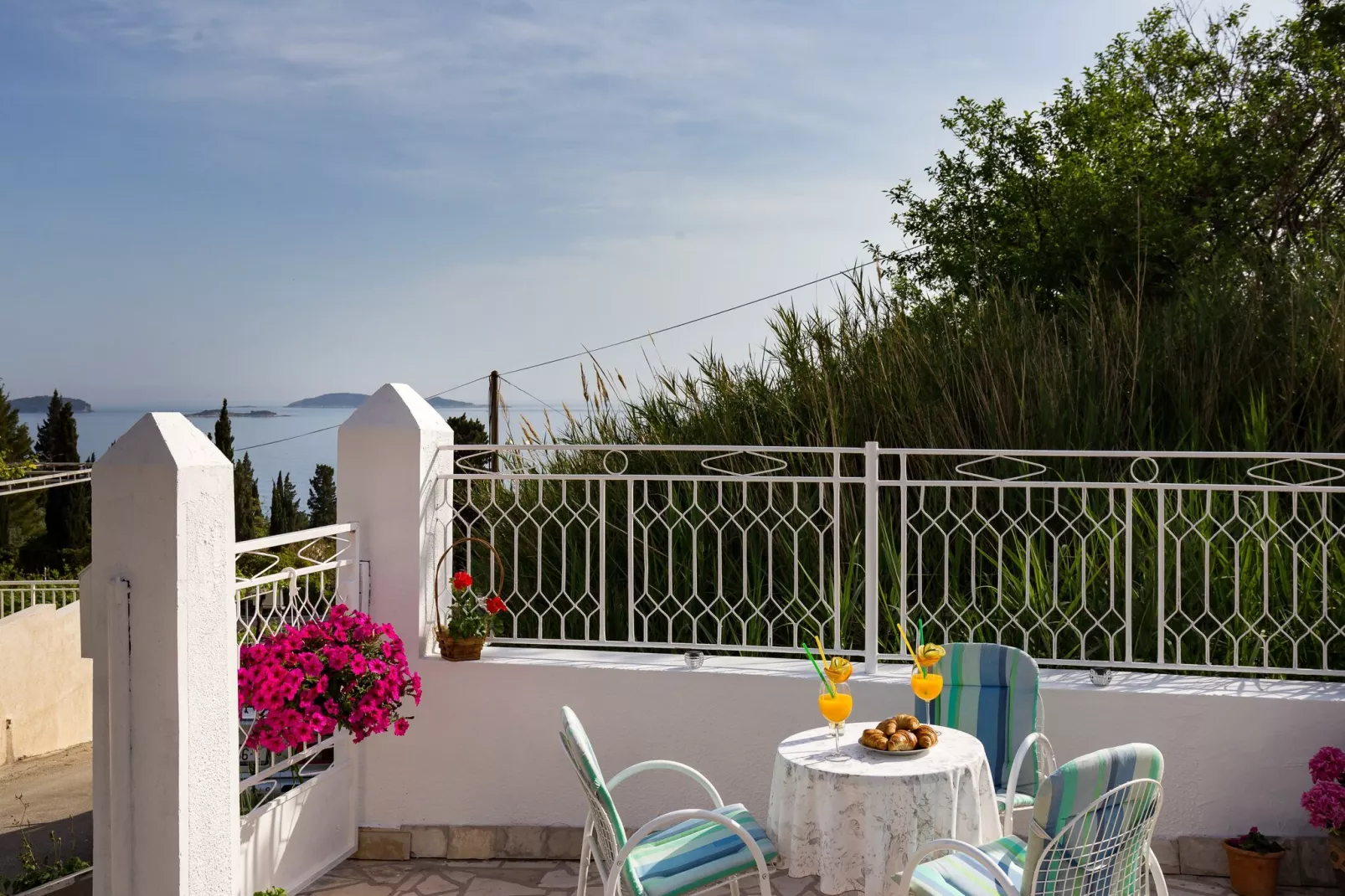Apartments Blažević - One Bedroom Apt with Terrace-Terras