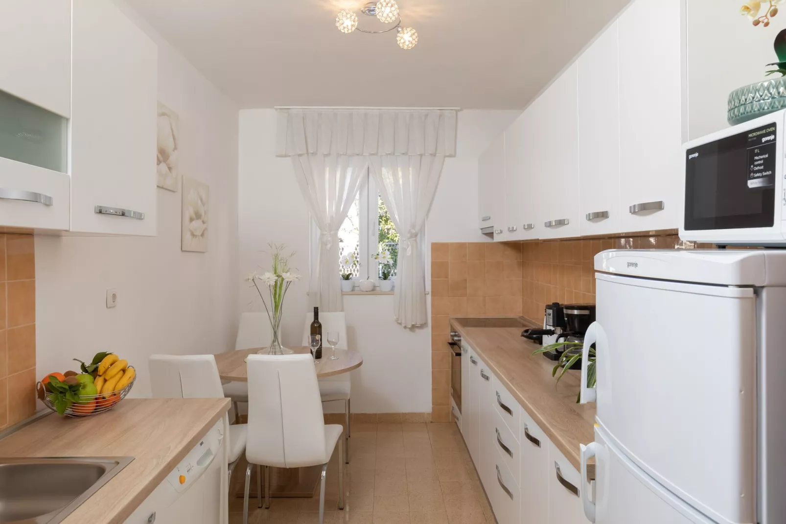 Apartments Blažević - Two Bedroom Apt with  Hot Tub-Keuken