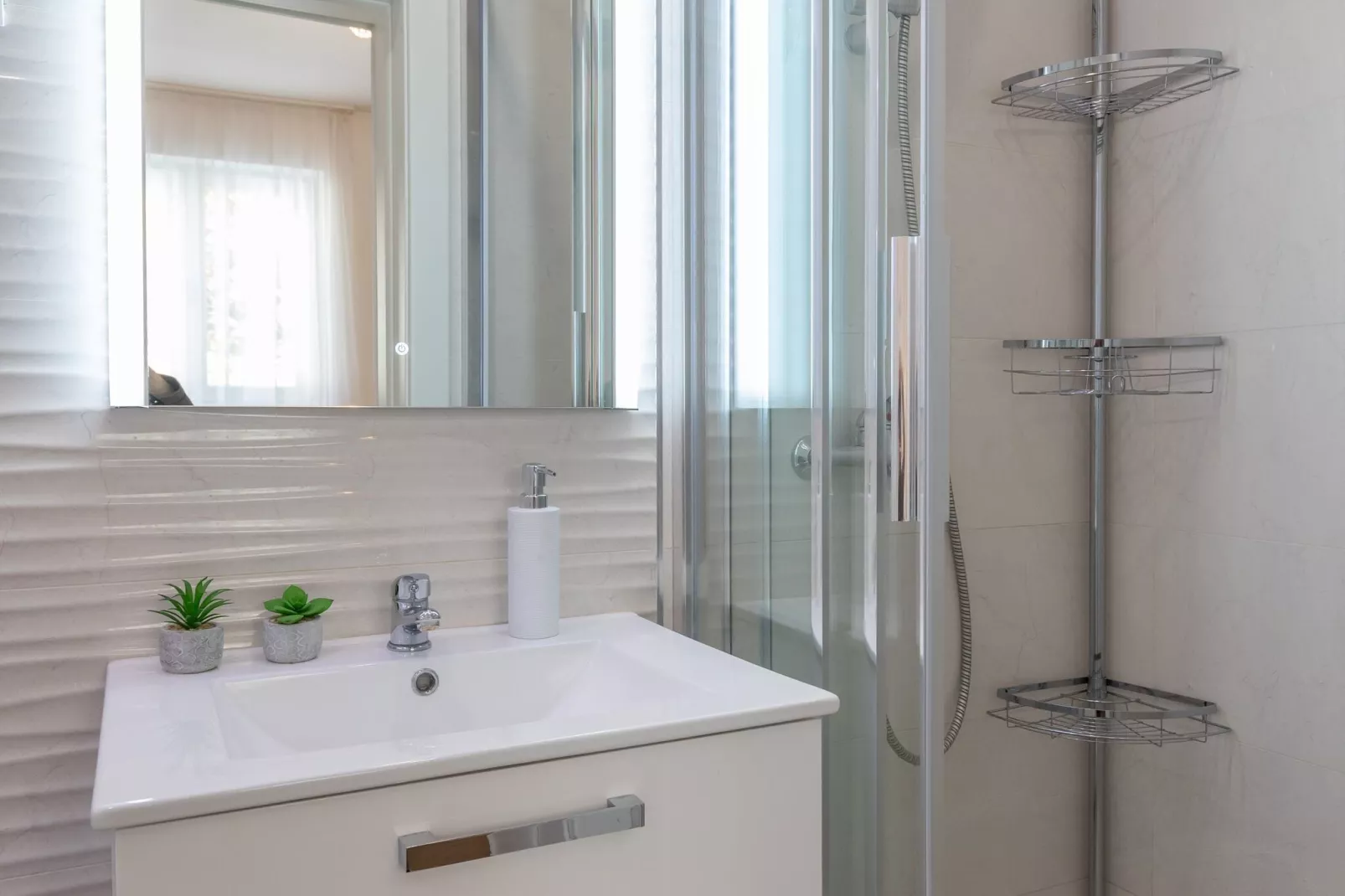 Apartments Blažević - Two Bedroom Apt with  Hot Tub-Badkamer