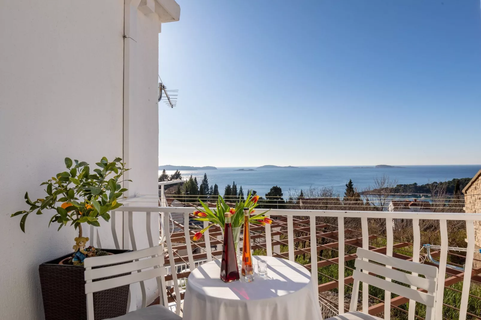Apartments Blažević - Two Bedroom Apt with  Hot Tub-Terrasbalkon