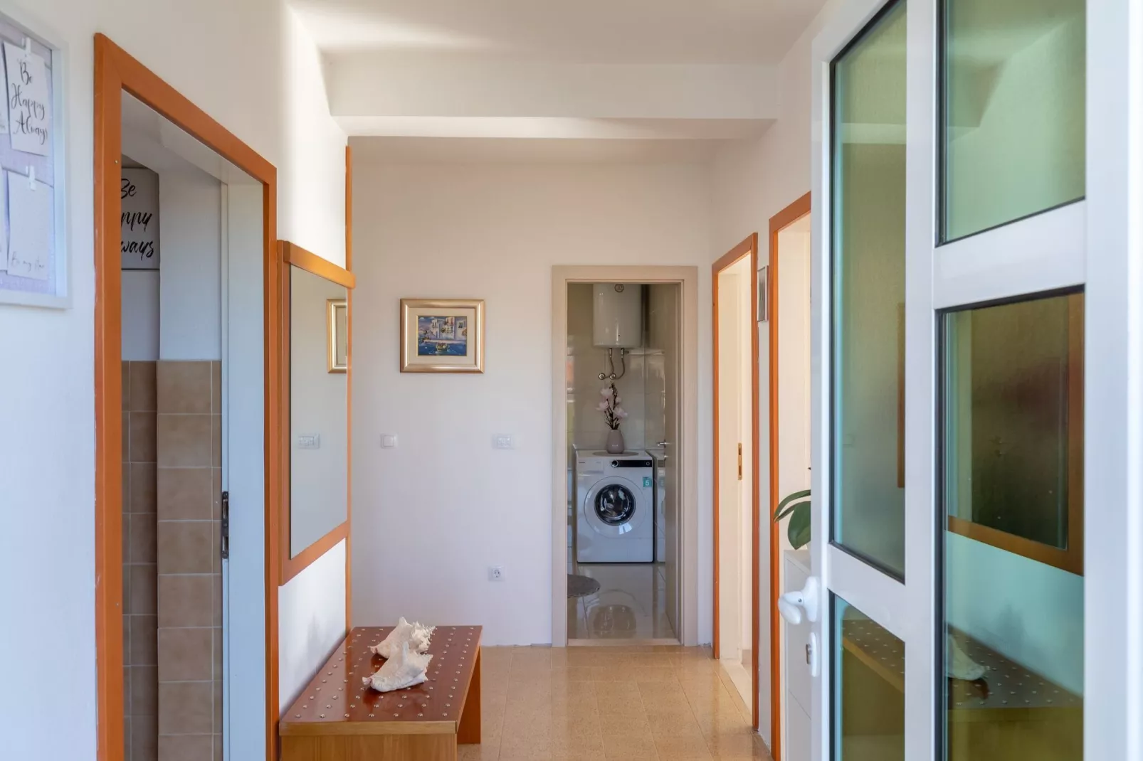 Apartments Blažević - Two Bedroom Apt with  Hot Tub-Binnen