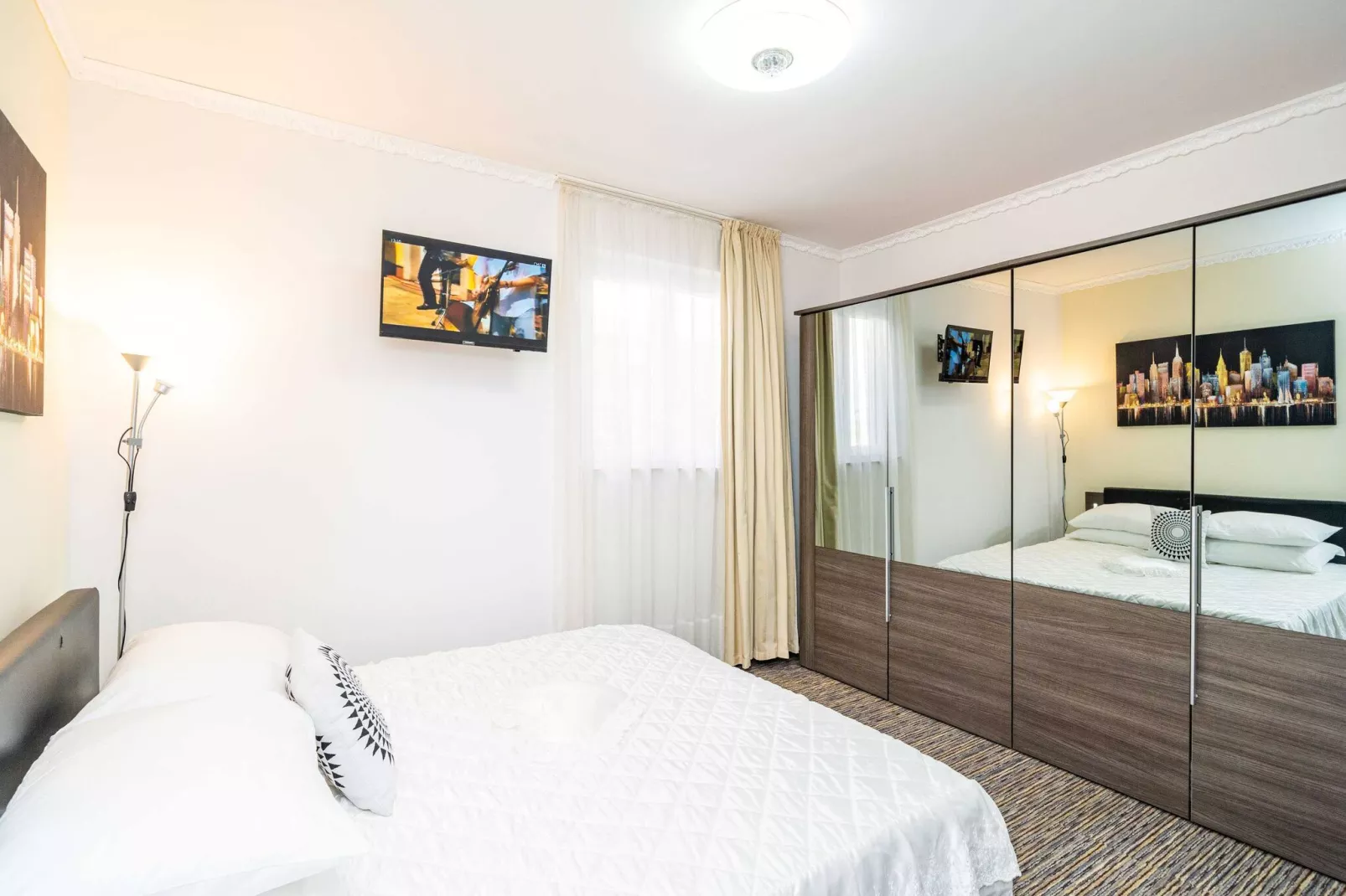 Apartments Blažević - Comfort Two Bedroom Apt with Hot Tub and Sea View-Slaapkamer