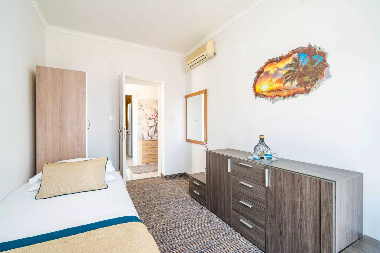 Apartments Blažević - Comfort Two Bedroom Apt with Hot Tub and Sea View-Slaapkamer