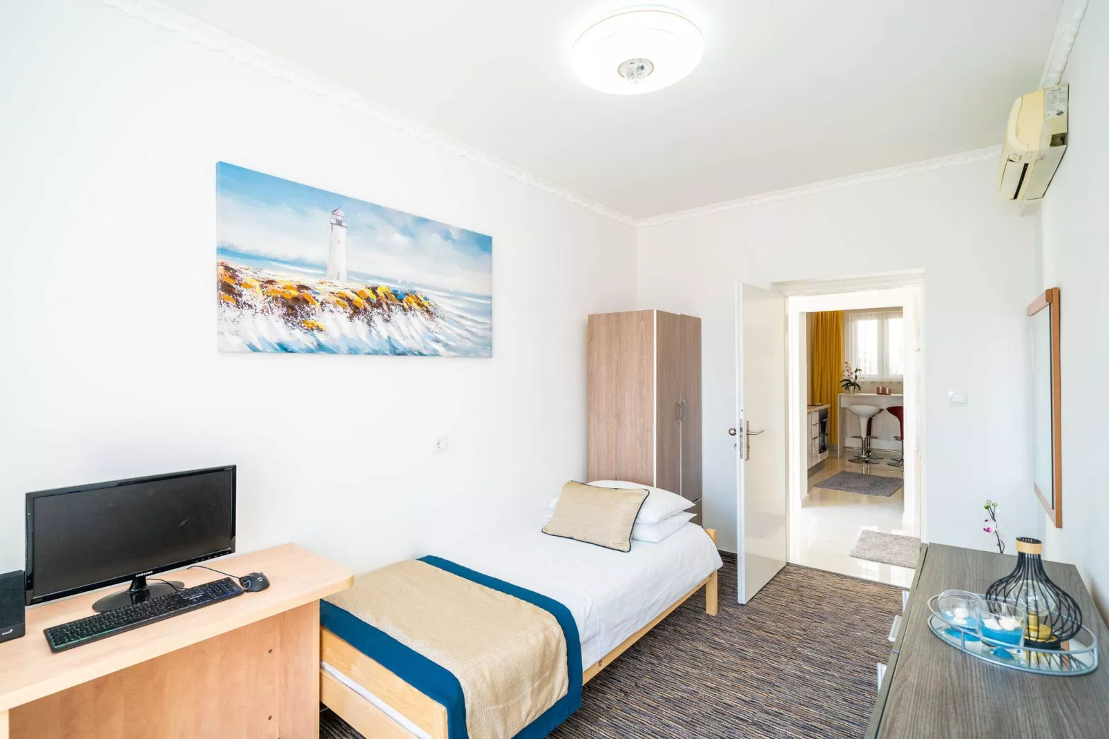 Apartments Blažević - Comfort Two Bedroom Apt with Hot Tub and Sea View-Slaapkamer