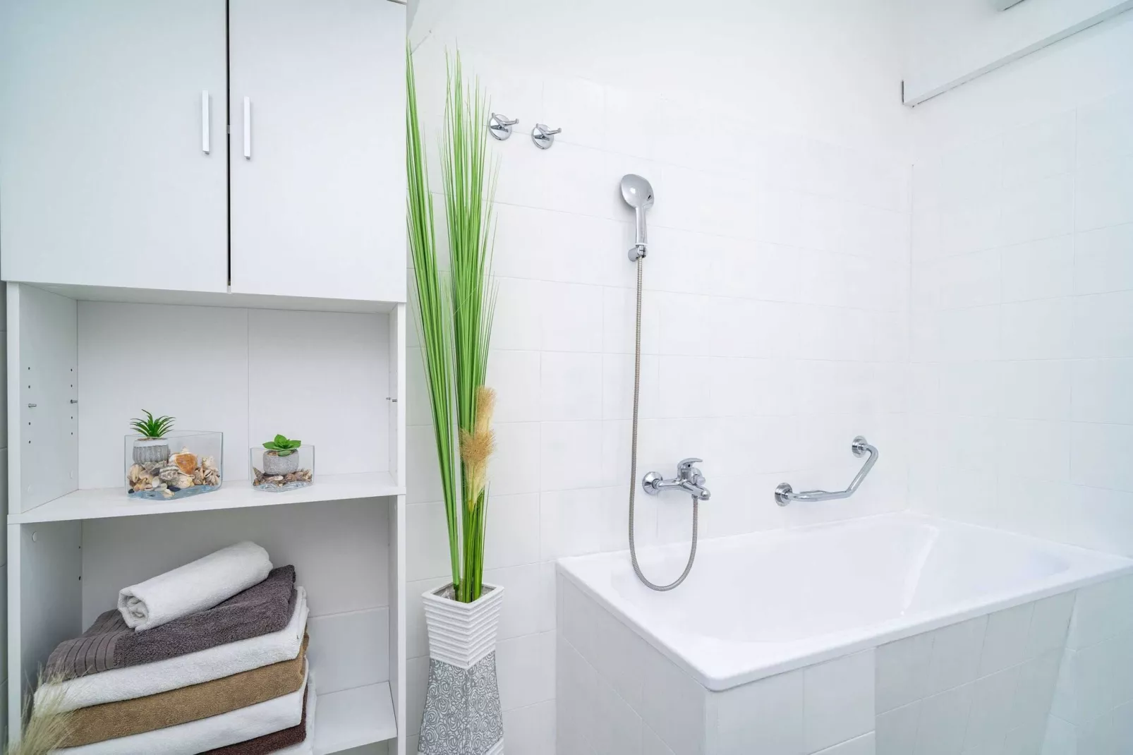 Apartments Blažević - Comfort Two Bedroom Apt with Hot Tub and Sea View-Badkamer