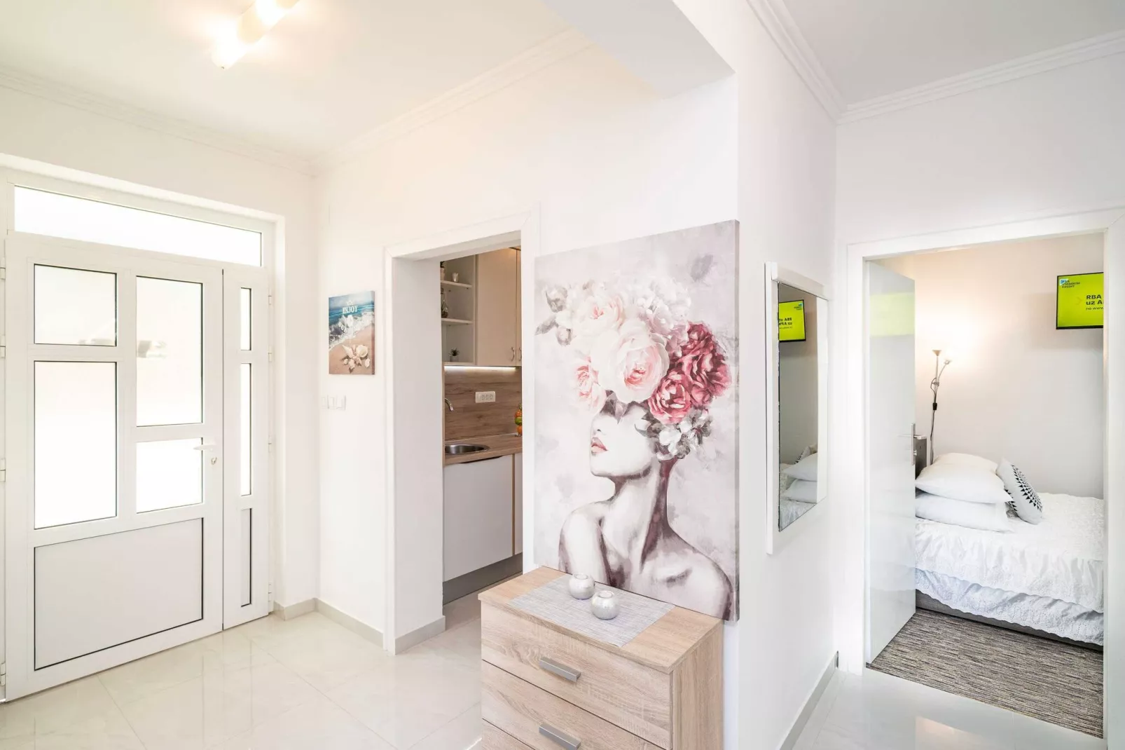 Apartments Blažević - Comfort Two Bedroom Apt with Hot Tub and Sea View-Binnen