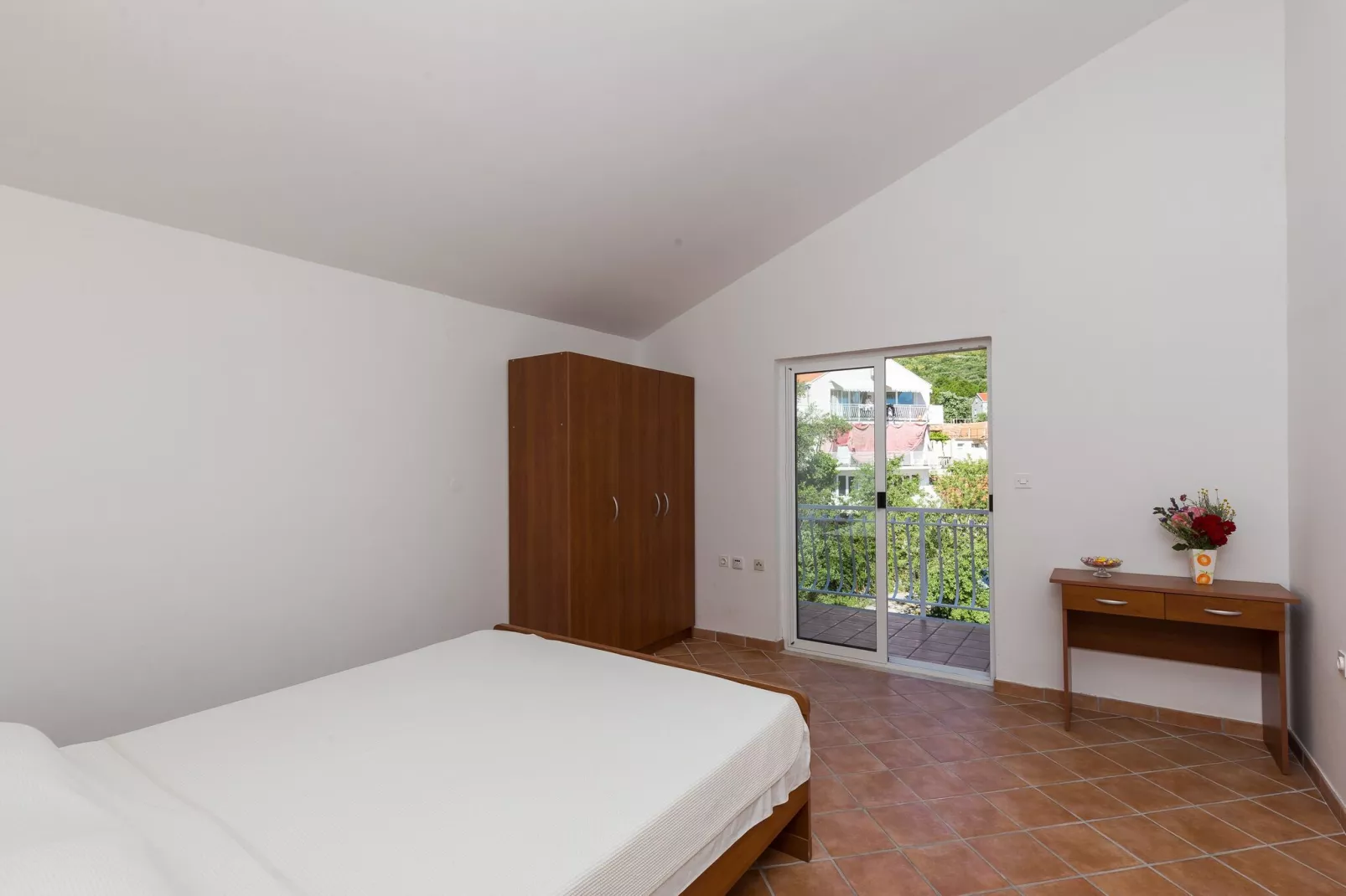 Villa Dubravka - Premium One Bedroom Apartment with Balcony and Sea View (Apartman 5)-Slaapkamer