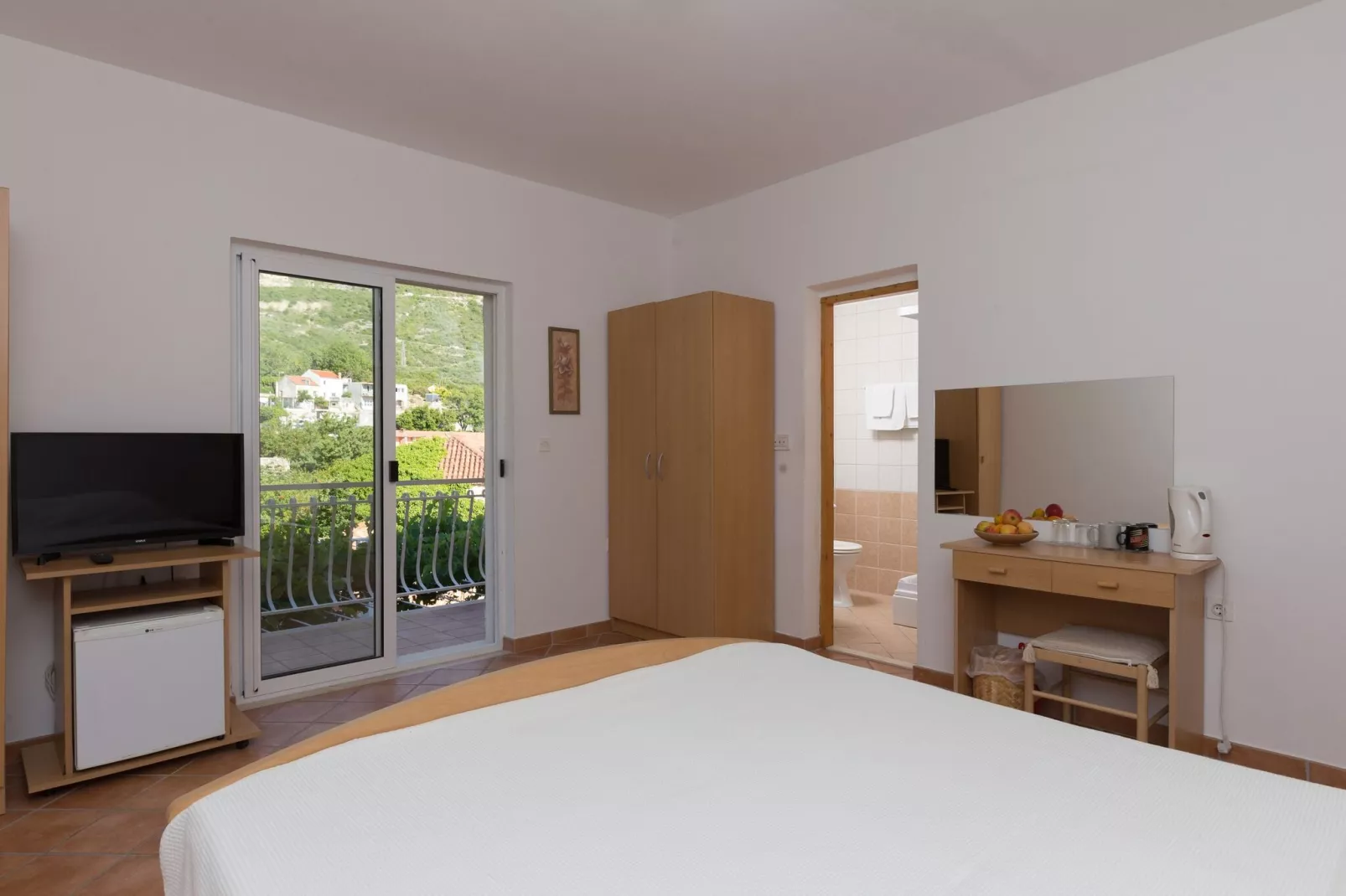 Villa Dubravka - Superior One Bedroom Apartment with Balcony and Sea View (Apartman 6)-Slaapkamer
