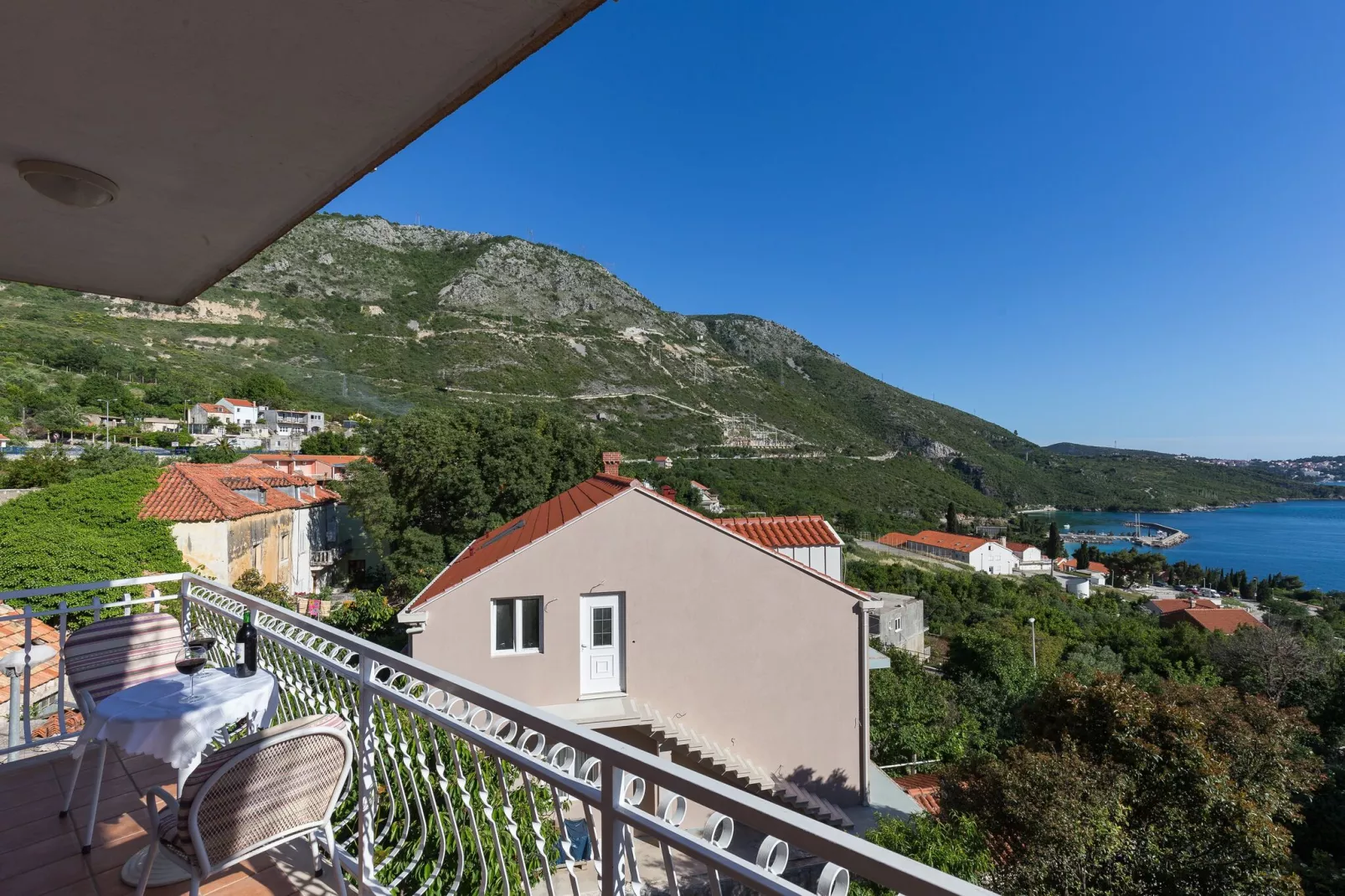 Villa Dubravka - Superior One Bedroom Apartment with Balcony and Sea View (Apartman 6)