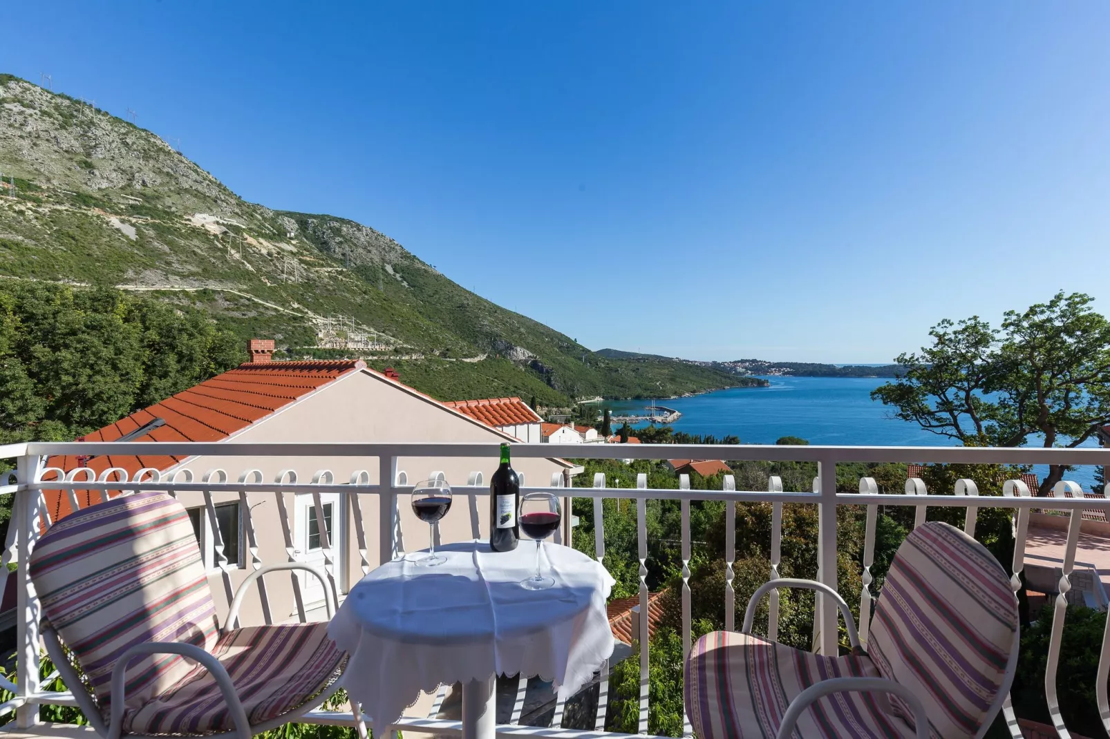 Villa Dubravka - Superior One Bedroom Apartment with Balcony and Sea View (Apartman 6)-Terrasbalkon