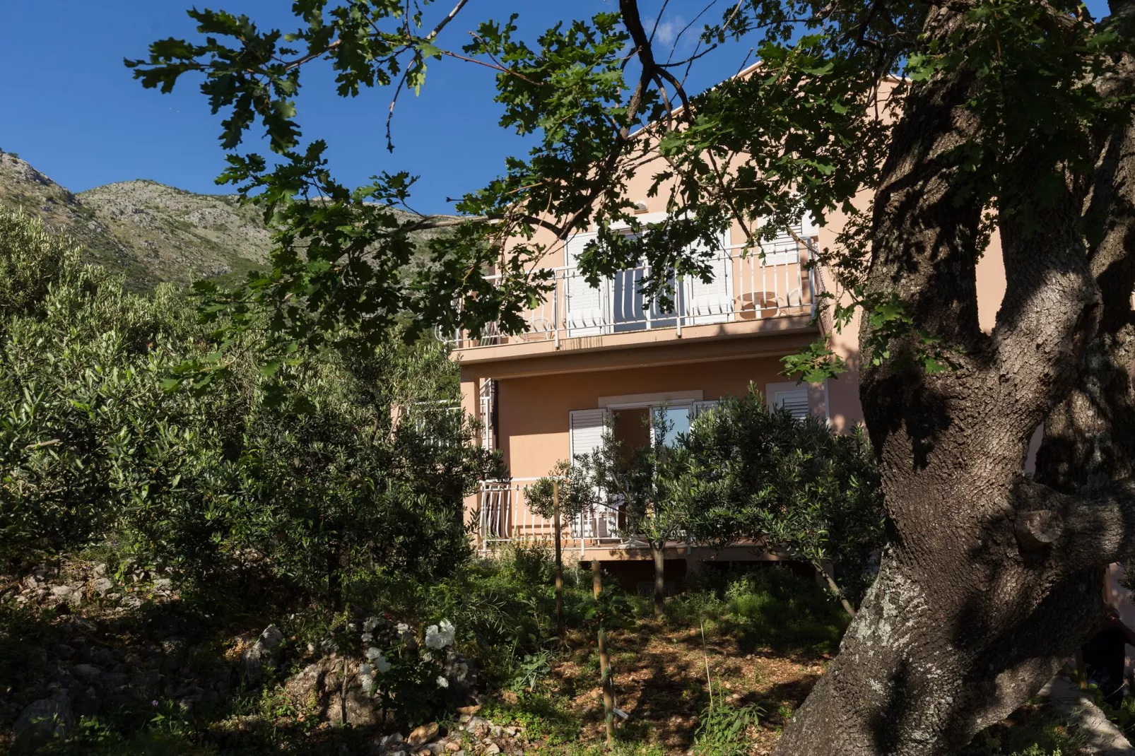 Villa Dubravka - Superior One Bedroom Apartment with Balcony and Sea View (Apartman 6)-Buitenlucht
