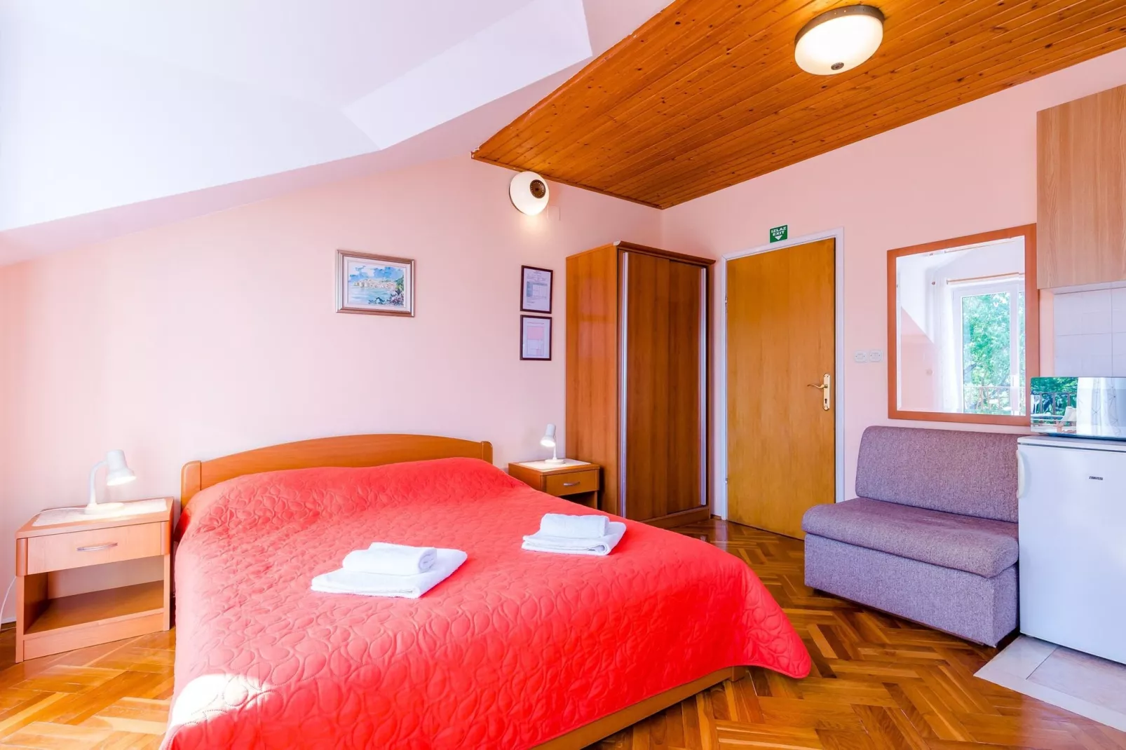 Apartments Mali Paradiso - Comfort Studio Apartment with Balcony and Pool View(A2)-Slaapkamer