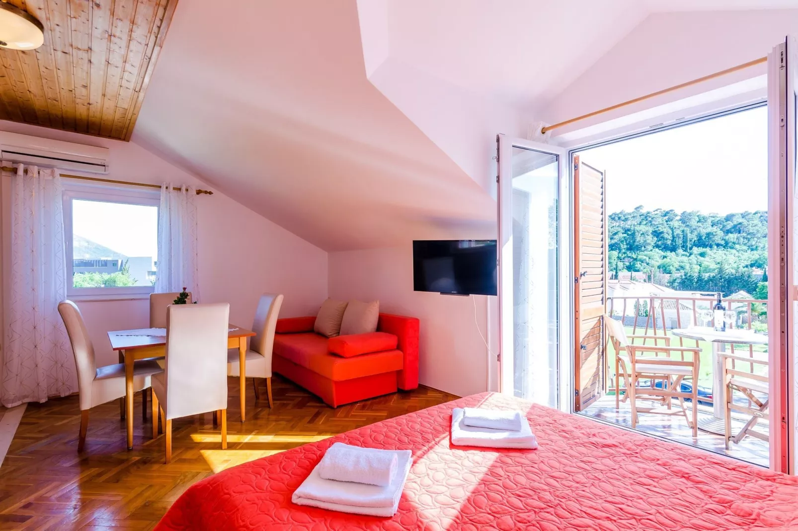 Apartments Mali Paradiso - Comfort Studio Apartment with Balcony and Pool View(A2)-Binnen