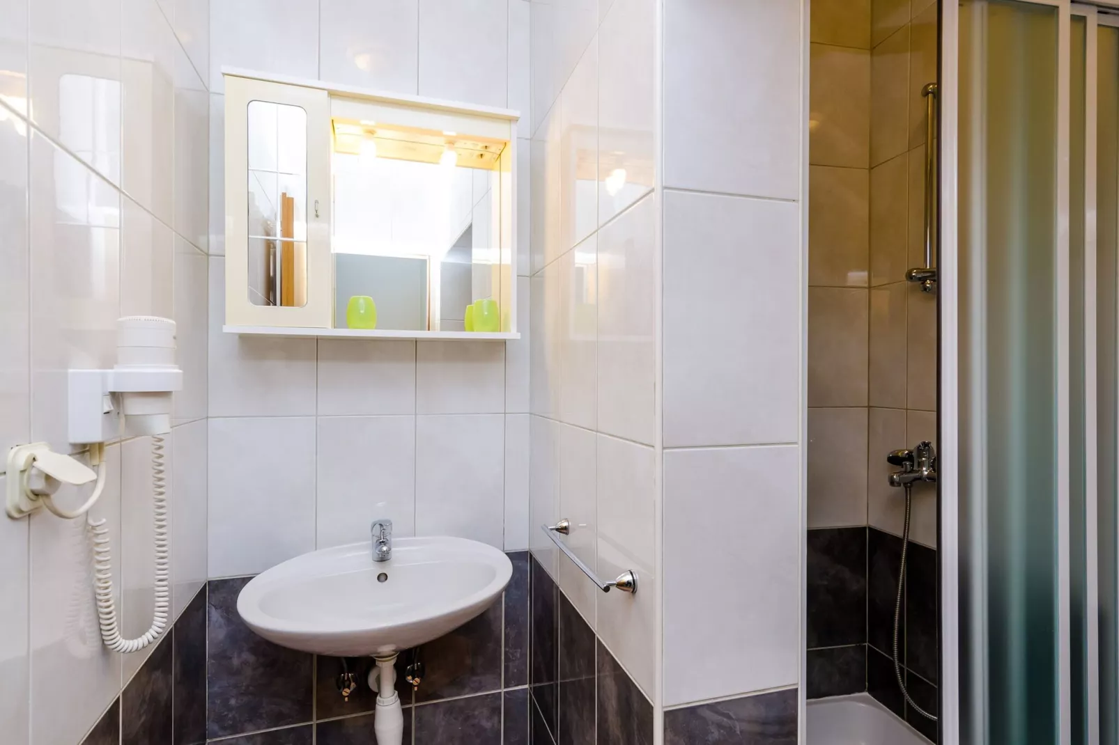 Apartments Mali Paradiso - One Bedroom Apartment with Terrace and Pool View(A3)-Badkamer